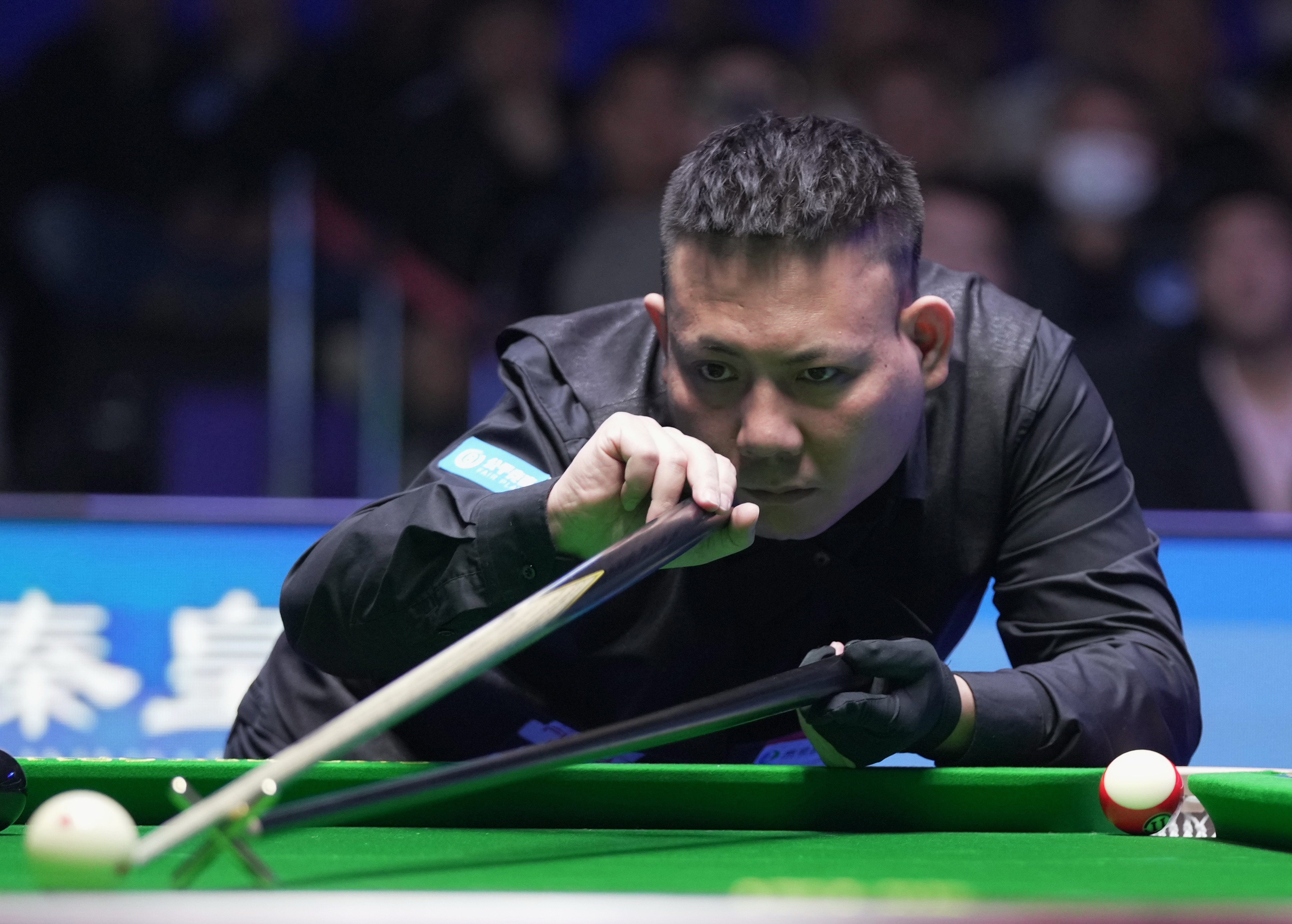 在篮球场上 在篮球场上